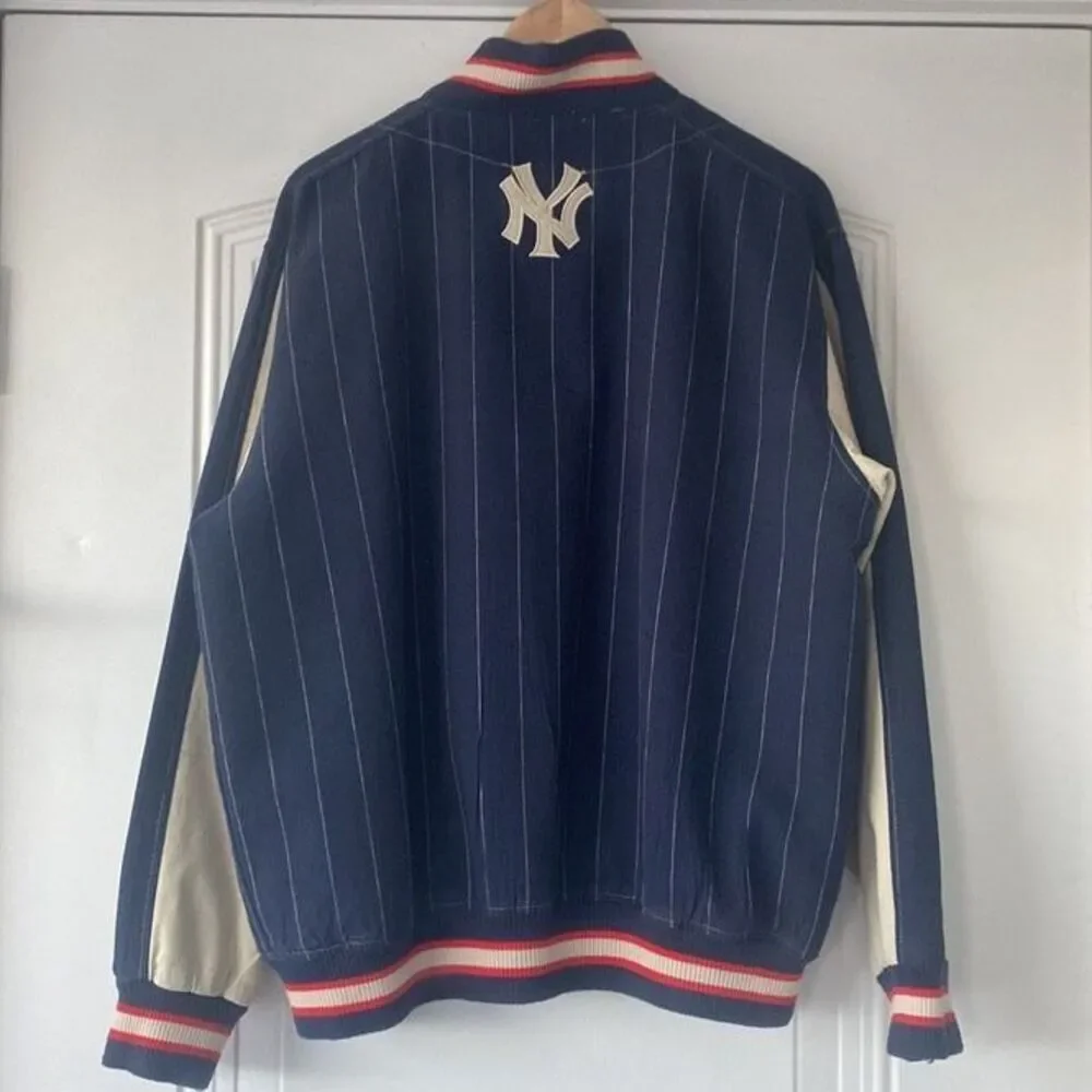 NEW YORK YANKEES COMMEMORATIVE VINTAGE JACKET SIZE LARGE EXCELLENT CONDITION!